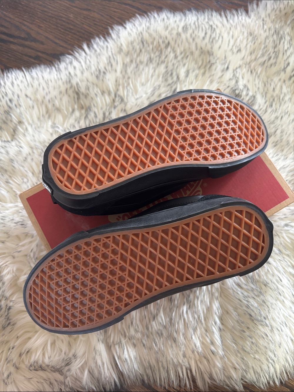 NWT VANS Knu Skool Shoes VN0009QCBKA - Picture 5 of 9